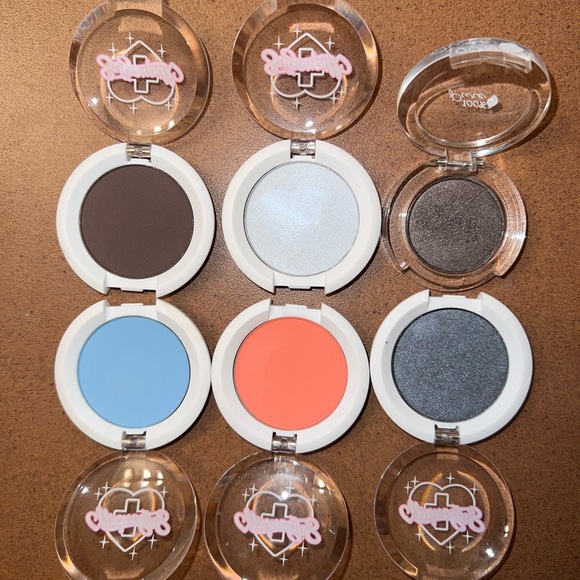 Brand new eyeshadows - Picture 3 of 4